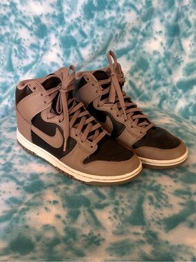 Women’s High-Top Dunks // 8.5 // High Moon Fossil //